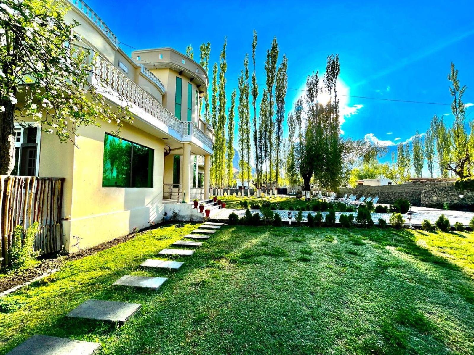 Skardu Saraye Hotel & Resort Exterior foto